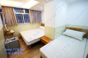 Cheap accommodation motel hostel grade in Tsim Sha Tsui Golden Bridge Hotel provides cheap room rental online