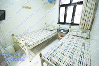 Motel room in Chung King Mansion New Hoover Hostel room booking